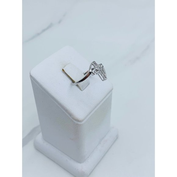 10k Gold Ring cross Size 7  ❤️ White gold and diamonds   ❤️ - Picture 2 of 4